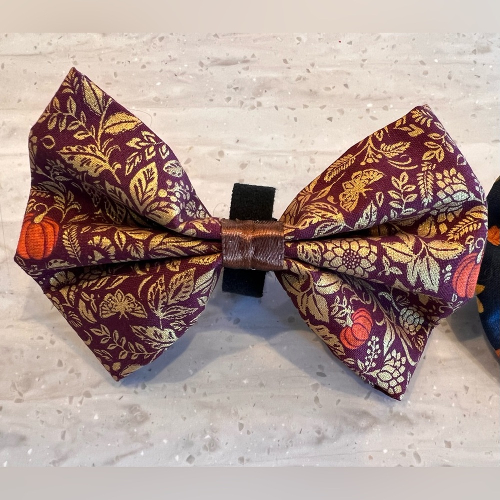Elegant Dog Bow Tie Set - Autumn Leaves Design - Picture 6 of 9